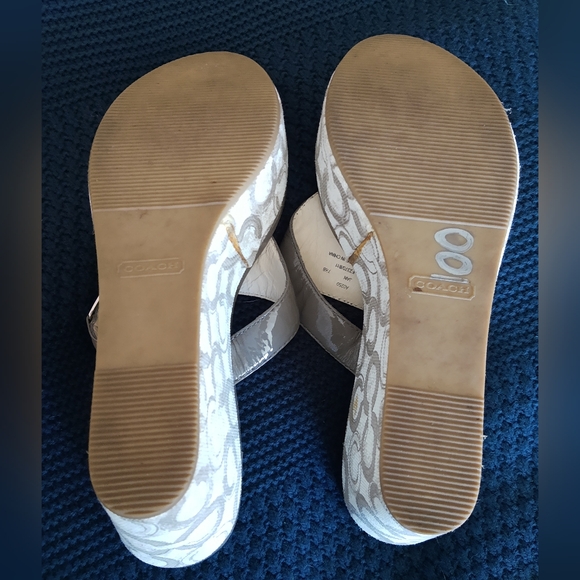 New. Coach taupe  Fabric, Flip Flop/Thong Leather ,wedge slides - Picture 4 of 5